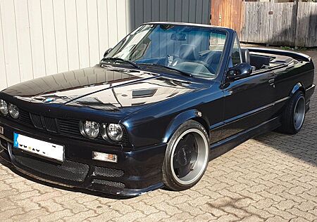 BMW 325i Cabrio E30