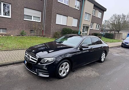 Mercedes-Benz E 220 d AMG Line Autom. Tüv Neu