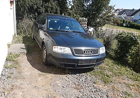 Audi A6 2.4 -