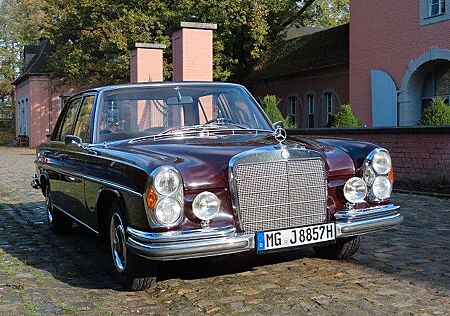 Mercedes-Benz 250