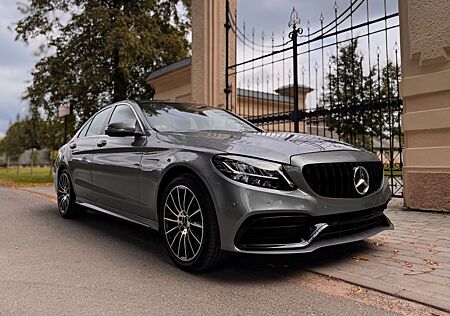 Mercedes-Benz C 300 4-MATIC AMG-Paket