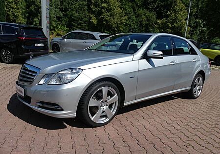 Mercedes-Benz E 220 E220*SHZ*PDC*Bi-Xenon*NAVI*