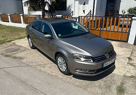 VW Passat Volkswagen Lim. Comfortl.BlueMotion*117Tkm*Tüv Neu*