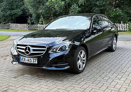 Mercedes-Benz E 220 BlueTEC BE Edition ELEGANCE Autom. Edi...