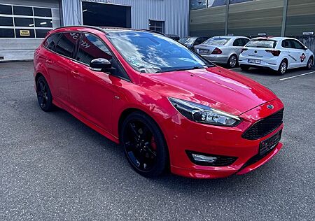 Ford Focus 1.5 ST LINE TÜV NEU - XENON - SHZ - PDC