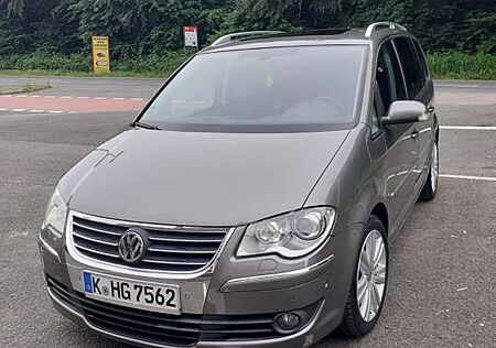 VW Touran Volkswagen 1.4 TSI 125 kW DSG Highline Highline