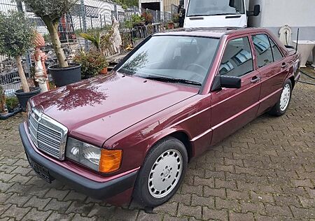 Mercedes-Benz 190 Avantgarde Rosso