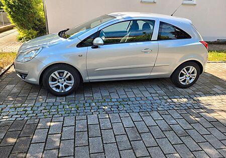Opel Corsa D 1.2 Kleinwagen Anfängerauto