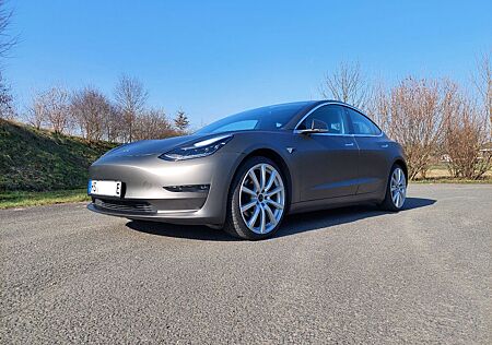 Tesla Model 3 Dualmotor Long Range AWD, Matt-Foliert