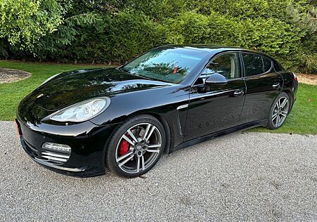 Porsche Panamera 4 -