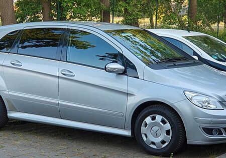 Mercedes-Benz B 170 -