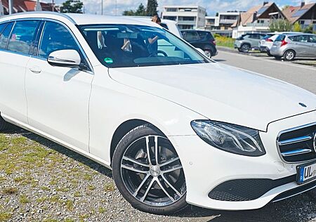 Mercedes-Benz E 200 4MATIC T Autom. -