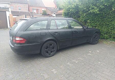 Mercedes-Benz E 200 CDI T CLASSIC