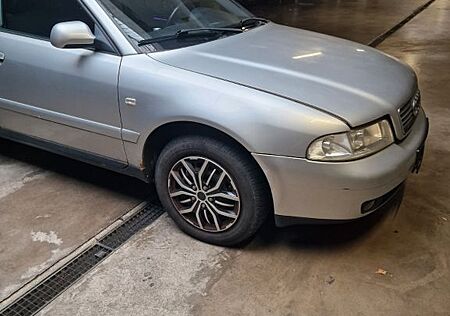 Audi A4 1.8 -
