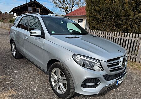 Mercedes-Benz GLE 350 d 4M. - Leder/Airm./Pano/StdHz/360°, usw