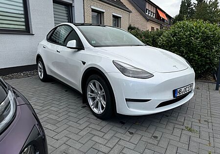 Tesla Model Y Long Range Dual Motor 1. Hand TÜV MwSt.