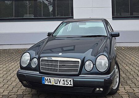 Mercedes-Benz E 320 - Tüv neu - Vollleder - Automatik