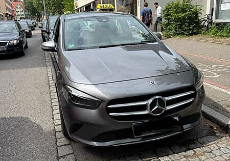 Mercedes-Benz B 200 d DCT -