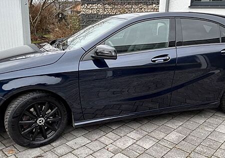 Mercedes-Benz A 220 A 220d 4M *PANO*AHK*unfallfrei