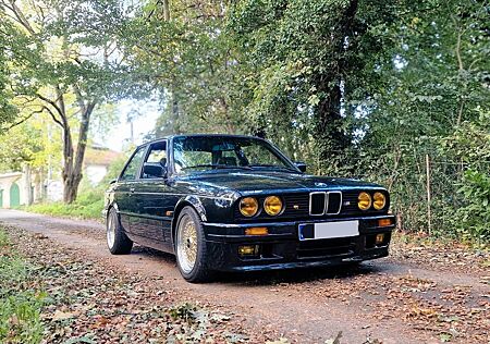 BMW 325is e30