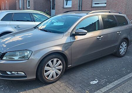 VW Passat Variant Volkswagen 1.6 TDI Trendline BMotion Tec...