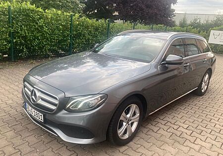 Mercedes-Benz E 220 d T 4Matic, Standheizung, AHK Avantgarde