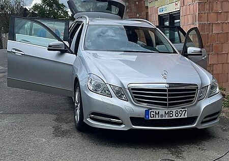 Mercedes-Benz E 300 CDI T BlueEFFICIENCY AVANTGARDE AVANTGARDE