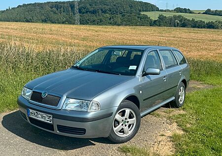 Skoda Octavia Combi 1.6 Ambiente Automatik Ambiente