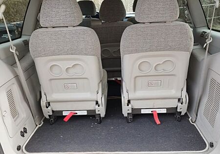 Hyundai Trajet 2.0 GLS GLS