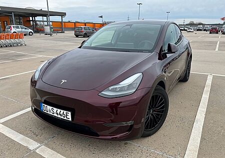 Tesla Model Y Performance Midnight CherryRed AllSeason