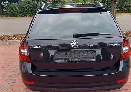 Skoda Octavia 2.0 TDI SCR DSG Tour Combi Tour
