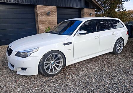 BMW M5 Baureihe Touring Basis