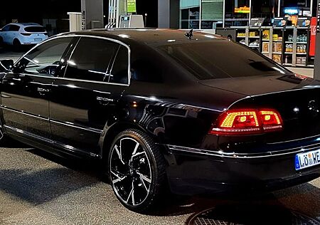 VW Phaeton Volkswagen 4.2 V8 4MOTION Tiptronic 5-Sitzer -