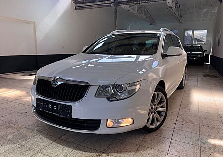 Skoda Superb Combi Family *XENON* *NAVI* *PDC*