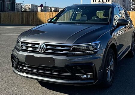 VW Tiguan Volkswagen 2.0 TDI SCR DSG 4MOTION R-Line