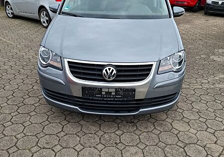 VW Touran Volkswagen Conceptline