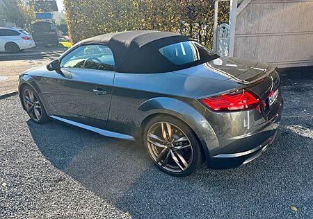 Audi TT Roadster 2.0 TFSI S tronic quattro -