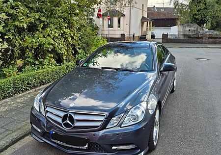 Mercedes-Benz E 350 Coupé CDI BlueEFFICIENCY AVANTG....