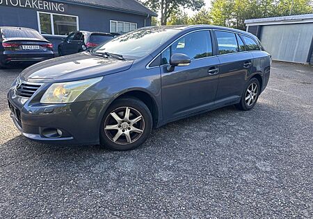 Toyota Avensis Kombi Basis (Ready for export)