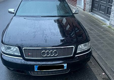Audi S8 4.2 tiptronic quattro -