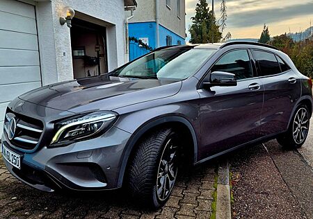 Mercedes-Benz GLA 250 4MATIC DCT -