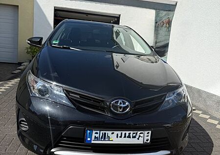 Toyota Auris Cool 1,33-l-Dual-VVT-i Cool