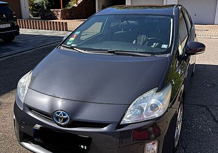 Toyota Prius 1.8 - ein treuer Begleiter mit Zubehör!