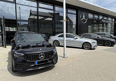 Mercedes-Benz GLB 35 AMG 4MATIC E.-AHK; PANO; LEDER