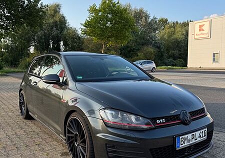 VW Golf Volkswagen 2.0 TSI DSG BMT GTI GTI