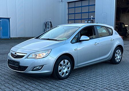 Opel Astra J Lim. 5-trg. Edition Navi* Klima* TÜV Neu