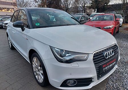 Audi A1 Sportback S line 1.6 TDI *Navi*Teilleder*