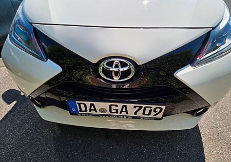 Toyota Aygo (X) Aygo (X) 1,0-l-VVT-i x x