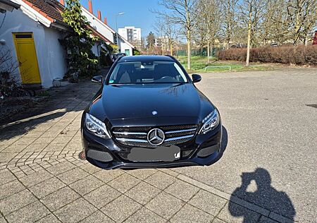 Mercedes-Benz 220
