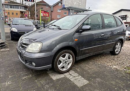 Nissan Almera Tino Acenta plus